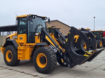 Kloubový nakladač JCB 417 AGRI s lopatou zdarma - 3