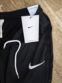 Pánské sportovní kalhoty Nike vel.XL - 3