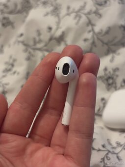 Airpods 2. generace - 3