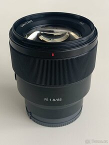 Sony 85mm f/1.8 - 3