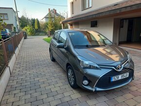 Toyota yaris   1,3i  r.v. 12/2017 naj 60t benzín - 3