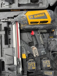 Prodám plynové hřebíkovačky DeWALT C5 - 3