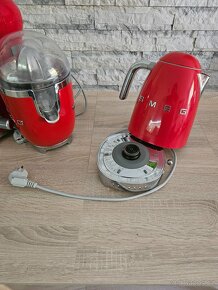 SMEG presovač, Odšťavňovač Smeg 50´Retro Style/červená barv - 3