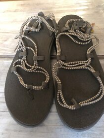 Teva sandaly vel. 9 nove - 3