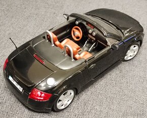 Audi TT cabrio 1/18 - 3