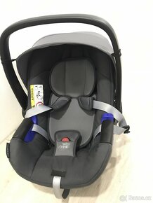 Britax Römer Baby-Safe i-Size Flex - 3