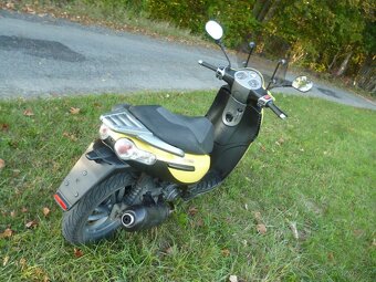 Piaggio Carnaby 125. Rok 2007. Najeto 33417km. - 3