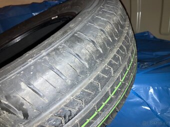 Prodám pneu 215/70 R15C - 3