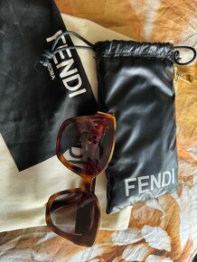 Sluneční brýle Fendi - 3
