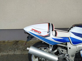 SUZUKI GSX-R 750 - 3