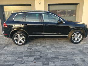 VW Touareg 3.0 TDi 4x4 bez AD blue,na pružinách - 3