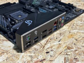 ASUS ROG STRIX B450-F GAMING - 3