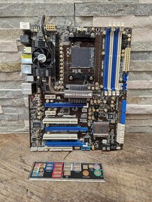 ASRock 990FX Extreme4 - AMD 990FX, socket AM3+ TOP - 3