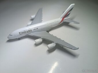 Model A 380 Emirates - 3