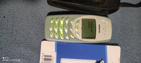 nokia 3410 s koženým pouzdrem - 3