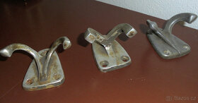 Háček, věšák, věšáček hliníkový retro - 3 různé druhy - 3