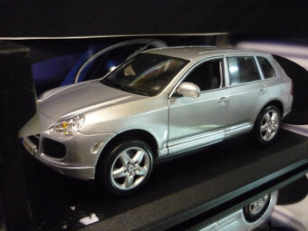 Porsche Cayenne Turbo Maisto 1/18 - 3