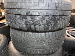 225/45R18 - 3