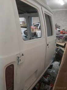 Ford Econoline E150 5,8 l V8 - na dokončení renovace - 3