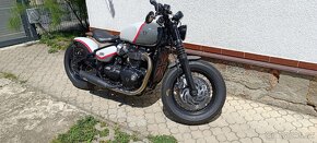 Triumph Bobber - 3