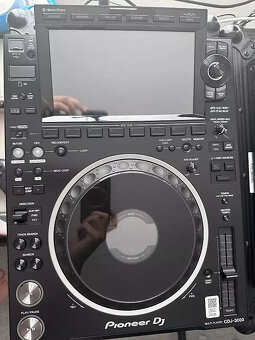 CDJ-3000 DJ Multi-Player s DJM-A9 Mixer & Cases - 3