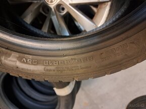 225/45R18 - 3