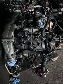 Motor Audi A6 2.5 TDI 132kw AKE - 3