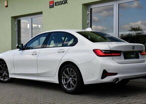 BMW Řada 3 320d SPORT LINE 1M ČR NAVI A/T - 3