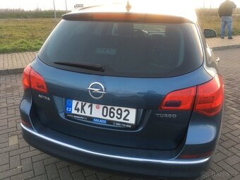 Opel Astra J Sports Tourer - 3