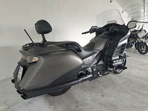 Honda GL 1800 Goldwing - 3