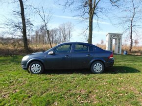 Prodám Opel Astra sedan, 85 kW, STK do 7/2026 - 3