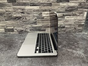 MacBook Pro 13" 2015 i5 / 8GB / 256GB - 3