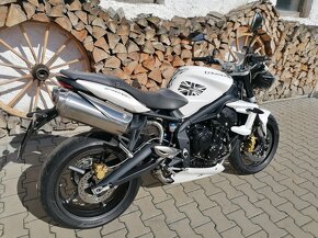 TRIUMPH STREET TRIPLE 675 R - 3