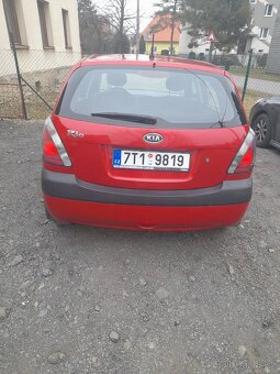 Kia Rio - 3