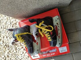 Brusle juniorské CCM Jetspeed 270 - 3