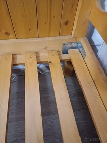 Dřevěná  postel z masivu - 3