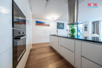 Prodej rodinného domu, 285 m², Praha, ul. V Hrobech - 3