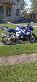 Yamaha R6 - 3