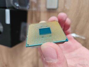 Prodám CPU Ryzen 3 2200G - 3