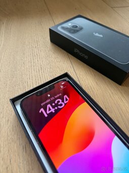 Apple iPhone 13 Pro 128GB šedý - prasklý - 3