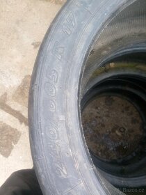 Prodám pneumatiky slicky 240/605 R17 - 3