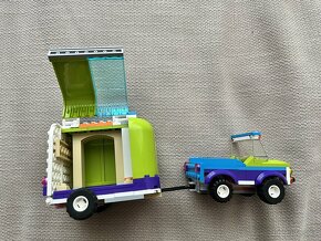 Lego Friends přívěs pro koně Mii. - 3