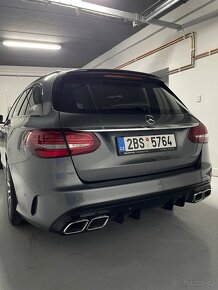 Mercedes c 63 amg - 3