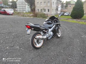 Honda CBR 600 F4 - 3