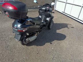 Piaggio MP3 300 CZ doklady v ceně Kufr - 3