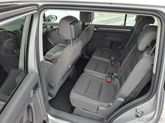 Prodám VW Touran 2.0 TDi, DSG, 103KW, r.v. 2013 - 3