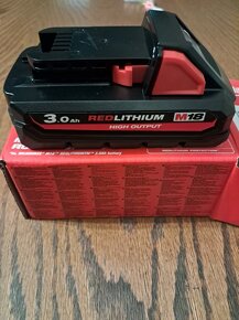 AKU BATERIE  MILWAUKEE M18 - 3