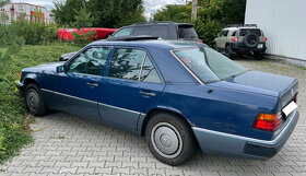 Mercedes W124 - modrý - 3