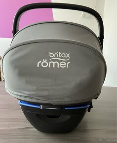 Autosedačka Britax Römer Baby-safe i-Size2 + základna - 3