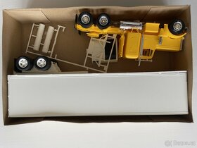 Kamion s návěsem Peterbilt 1/32 - rarita - 3